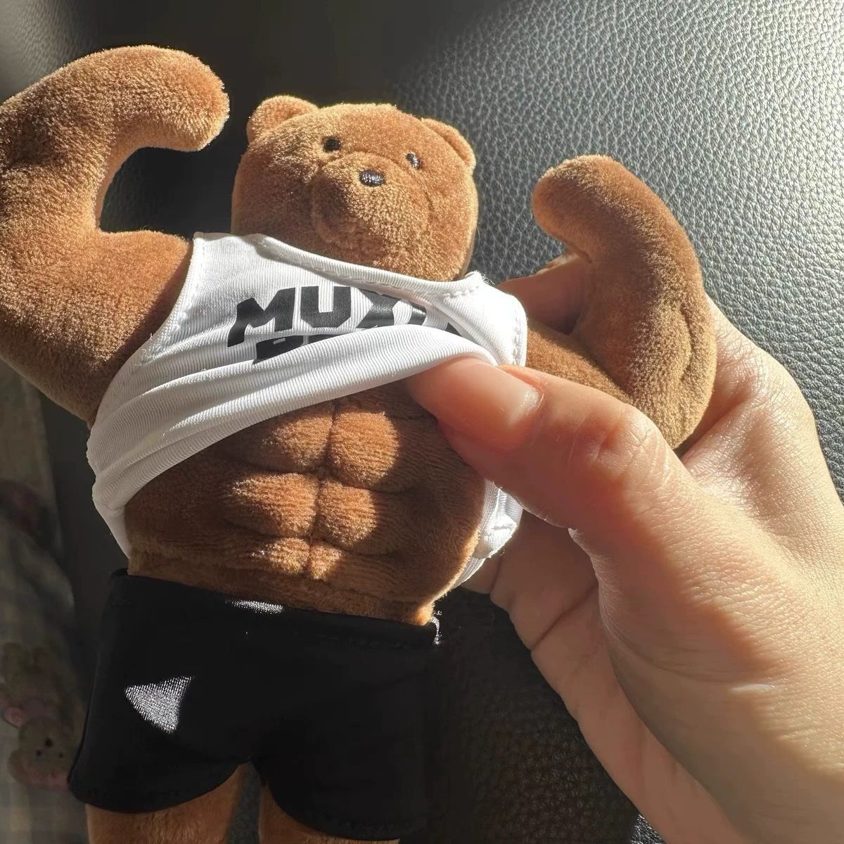 Health Wellness Gifts - Niedlicher Muskelbär-Schlüsselanhänger, lustiger Bauchmuskeln-Bär-Taschenanhänger für Rucksack,